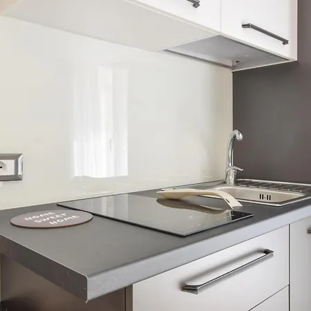 1 Bedroom Amazing Apartment In Capaci Διαμέρισμα *